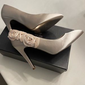 Mother of Pearl satin heel size 9